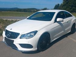Weiß Gebraucht 2013 Mercedes E200 AMG line Coupé | 16.800 €