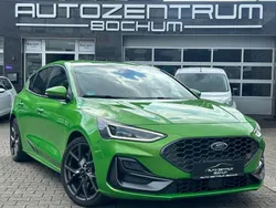 Grün Gebraucht 2023 Ford Focus Performance Edition Limousine | 30.971 € (Guter Preis)