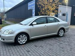 Silber Gebraucht 2004 Toyota Avensis Sol Limousine | 2.999 € (Fairer Preis)