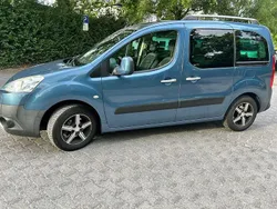 Blau Gebraucht 2010 Peugeot Partner Tepee Family Van / Kleinbus | 2.900 € (Fairer Preis)