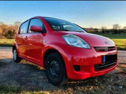 Rot Gebraucht 2007 Daihatsu Sirion Kleinwagen | 800 € (Guter Preis)