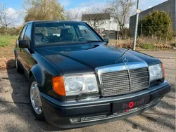 Schwarz Gebraucht 1992 Mercedes E500 Limousine | 96.995 €