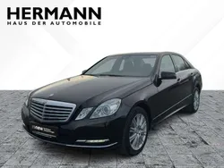 Schwarz Gebraucht 2013 Mercedes E200 Elegance Limousine | 14.997 € (Fairer Preis)