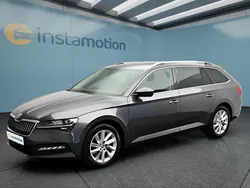 Grau Gebraucht 2019 Skoda Superb Kombi | 22.249 € (Guter Preis)