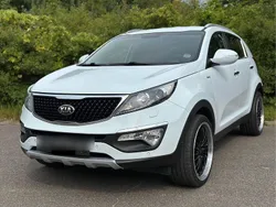 Weiß Gebraucht 2015 Kia Sportage Platinum Edition SUV | 10.900 € (Fairer Preis)