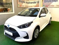 Weiß Gebraucht 2022 Toyota Yaris Hybrid Edition Limousine | 18.950 € (Guter Preis)