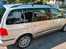 Silber Gebraucht 2004 VW Sharan Van / Kleinbus | 3.333 € (Teuer)
