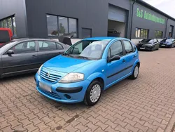 Blau Gebraucht 2003 Citroën C3 Kleinwagen | 1.549 € (Etwas zu teuer)
