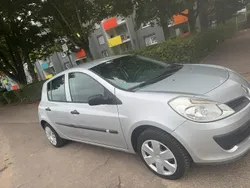 Grau Gebraucht 2006 Renault Clio II Exception Kleinwagen | 1.600 € (Fairer Preis)