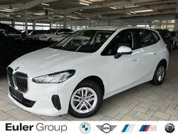 Weiss Gebraucht 2022 BMW 218 Active Tourer Van / Kleinbus | 22.588 € (Superpreis)