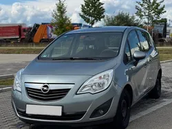 Grau Gebraucht 2010 Opel Meriva Van / Kleinbus | 2.400 € (Guter Preis)