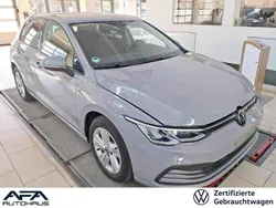 Grau Gebraucht 2023 VW Golf VIII Life Limousine | 21.689 € (Fairer Preis)