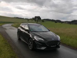 Schwarz Gebraucht 2020 Ford Focus ST Kombi | 20.999 € (Guter Preis)