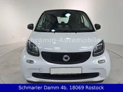 Weiß Gebraucht 2017 Smart ForTwo Coupé Prime Coupé | 7.490 € (Fairer Preis)