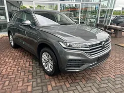 Grau Neu 2025 VW Touareg SUV | 60.990 € (Superpreis)