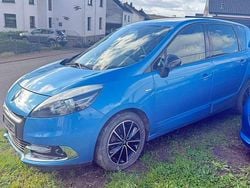 Blau majorelle Gebraucht 2012 Renault Scénic III Bose Edition Van / Kleinbus | 3.500 € (Superpreis)