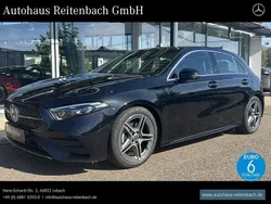 Lack kosmosschwarz Gebraucht 2024 Mercedes A200 AMG line Limousine | 34.549 € (Etwas zu teuer)