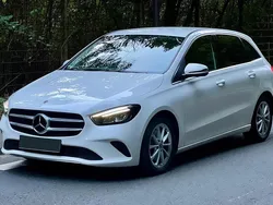 Weiß Gebraucht 2020 Mercedes B220 Van / Kleinbus | 21.500 € (Guter Preis)