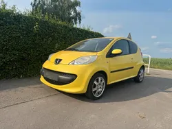 Gelb Gebraucht 2005 Peugeot 107 Kleinwagen | 1.500 € (Fairer Preis)
