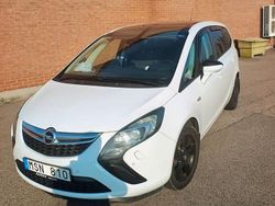 Weiß Gebraucht 2012 Opel Zafira Tourer Sport Van / Kleinbus | 4.900 € (Fairer Preis)