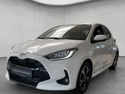 Weiß Neu 2025 Toyota Yaris Hybrid Limousine | 24.490 €