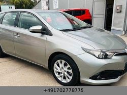 Grau Gebraucht 2016 Toyota Auris Hybrid Edition-S Limousine | 12.500 € (Fairer Preis)