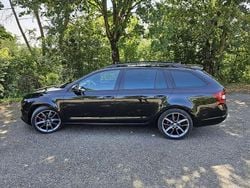 Schwarz Gebraucht 2020 Skoda Octavia RS Kombi | 25.690 € (Fairer Preis)