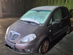 Braun Gebraucht 2012 Lancia Musa Platinum Van / Kleinbus | 2.390 € (Fairer Preis)