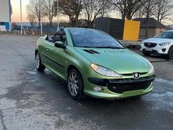 Grün Gebraucht 2002 Peugeot 206 CC Cabrio | 2.400 € (Teuer)