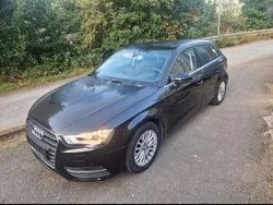 Schwarz Gebraucht 2013 Audi A3 Sportback Ambiente Limousine | 10.500 € (Guter Preis)