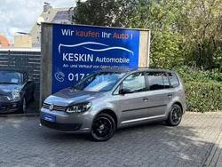 Grau Gebraucht 2011 VW Touran Trendline Van / Kleinbus | 5.490 € (Fairer Preis)