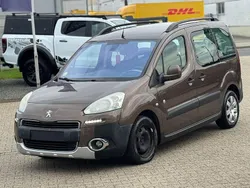 Braun Gebraucht 2014 Peugeot Partner Tepee Outdoor Van / Kleinbus | 4.900 € (Superpreis)