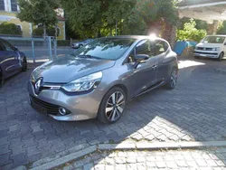 Grau Gebraucht 2015 Renault Clio IV Luxe Kleinwagen | 7.790 € (Guter Preis)
