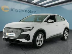 Weiß Gebraucht 2022 Audi Q4 Sportback e-tron SUV | 29.199 € (Etwas zu teuer)