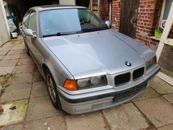 Silber Gebraucht 1997 BMW 318 Compact Kleinwagen | 4.500 € (Guter Preis)