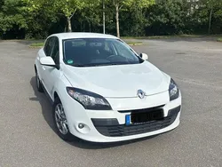 Weiß Gebraucht 2009 Renault Mégane III Expression Limousine | 1.800 € (Teuer)