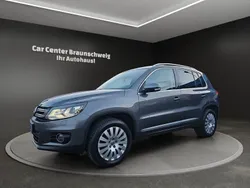 Grau Gebraucht 2012 VW Tiguan Sportline SUV | 12.999 € (Fairer Preis)