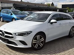 Weiß Gebraucht 2021 Mercedes CLA200 Kombi | 23.500 € (Guter Preis)