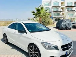 Weiß Gebraucht 2014 Mercedes CLA200 AMG line Coupé | 17.000 € (Teuer)