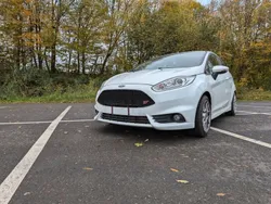 Weiß Gebraucht 2013 Ford Fiesta Sport Kleinwagen | 9.200 € (Fairer Preis)
