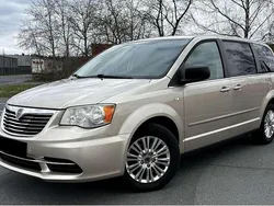 Bronze Gebraucht 2013 Lancia Voyager Van / Kleinbus | 9.900 € (Fairer Preis)