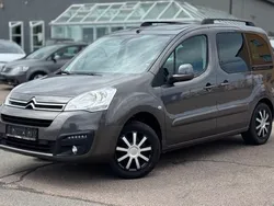 Grau Gebraucht 2018 Citroën Berlingo Shine Van / Kleinbus | 10.990 € (Guter Preis)