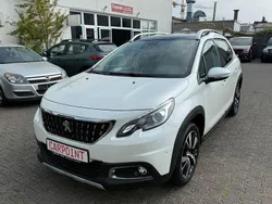 Weiß Gebraucht 2018 Peugeot 2008 Allure SUV | 9.950 € (Fairer Preis)