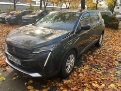 Schwarz Gebraucht 2021 Peugeot 5008 Active Van / Kleinbus | 16.541 € (Guter Preis)