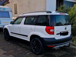 Weiß Gebraucht 2012 Skoda Yeti SUV | 7.949 € (Teuer)