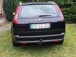 Schwarz metallic Gebraucht 2005 Ford Focus Sport Kombi | 2.950 € (Etwas zu teuer)
