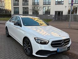 Weiß Gebraucht 2021 Mercedes E220 Limousine | 38.000 € (Teuer)