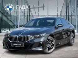 Grau Neu 2025 BMW 530e M Sport Limousine | 61.390 € (Teuer)