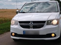 Weiß Gebraucht 2015 Dodge Grand Caravan SXT Van / Kleinbus | 15.000 € (Fairer Preis)