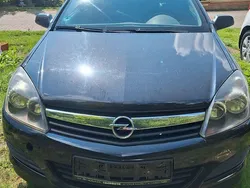Schwarz Gebraucht 2006 Opel Astra GTC Limousine | 1.200 € (Superpreis)